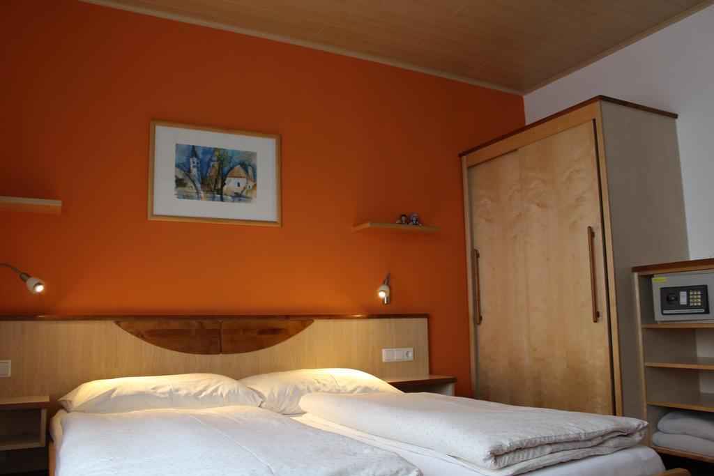 Gaestehaus Karassowitsch Rust Habitación foto